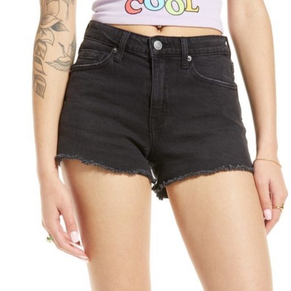 NWT! Women’s Nordstrom Black Mid-Rise Shorts - Multiple Sizes - Picture 1 of 3
